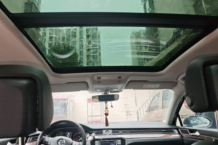 Used Volkswagen Magotan 2018 330TSI DSG Luxury Model Headliner
