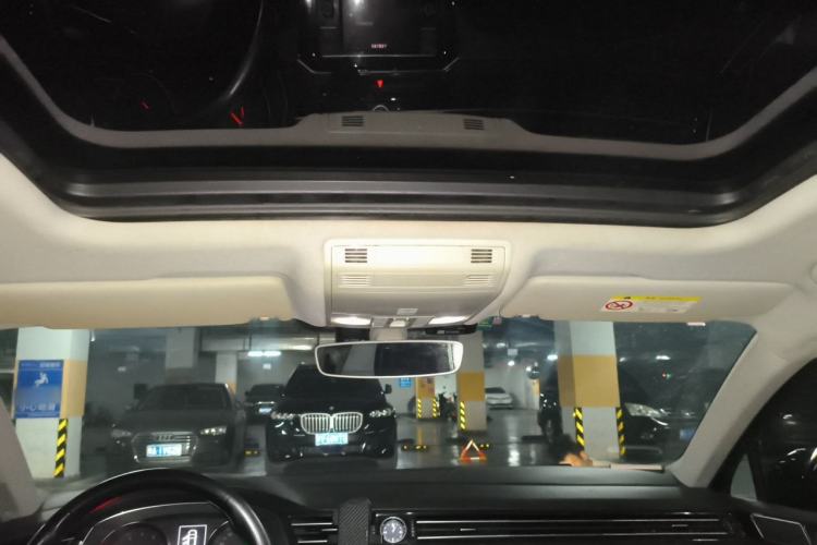 Used Volkswagen Magotan 2018 330TSI DSG Luxury Model Headliner