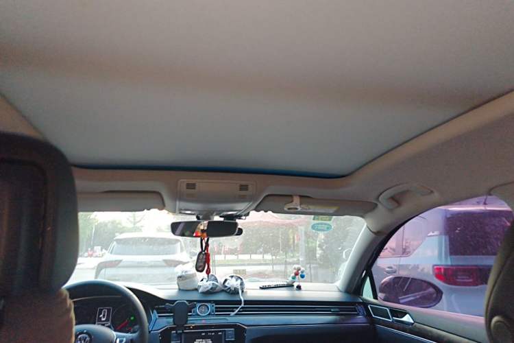 Used Volkswagen Magotan 2018 330TSI DSG Luxury Model Headliner