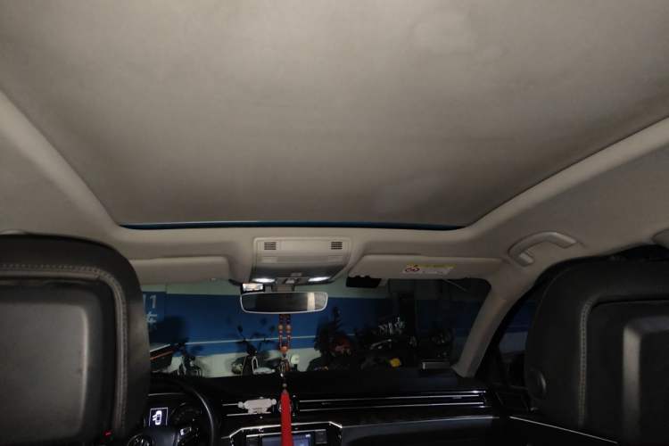Used Volkswagen Magotan 2018 330TSI DSG Luxury Model Headliner