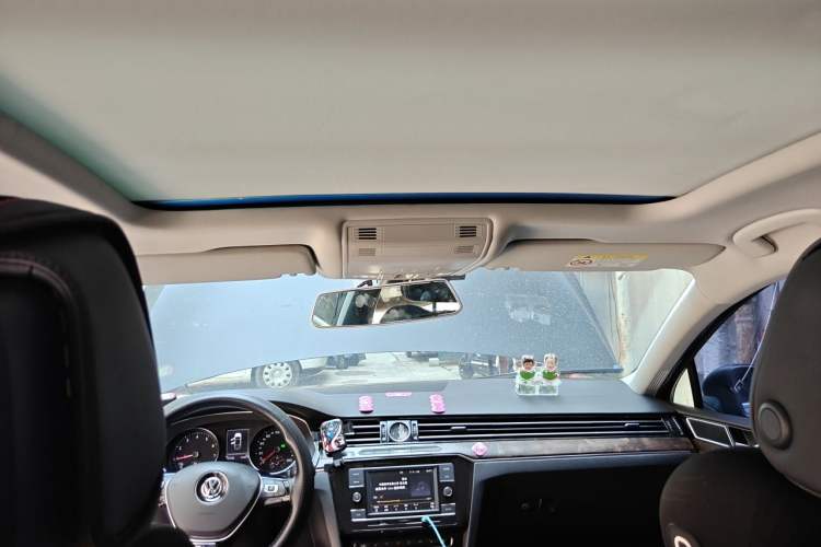 Used Volkswagen Magotan 2018 Facelift 330TSI DSG Luxury Model Headliner