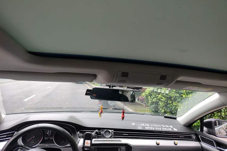 Used Volkswagen Magotan 2018 330TSI DSG Advanced Model Headliner