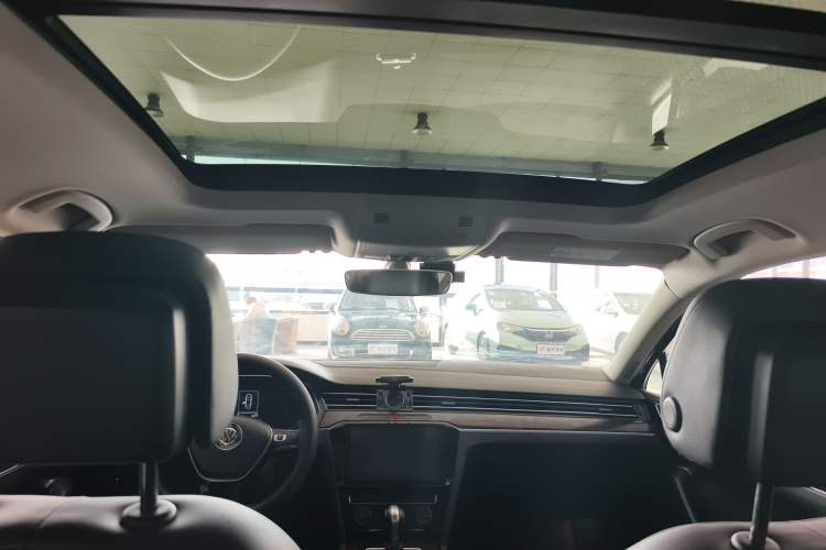 Used Volkswagen Magotan 2018 380TSI DSG Luxury Model Headliner