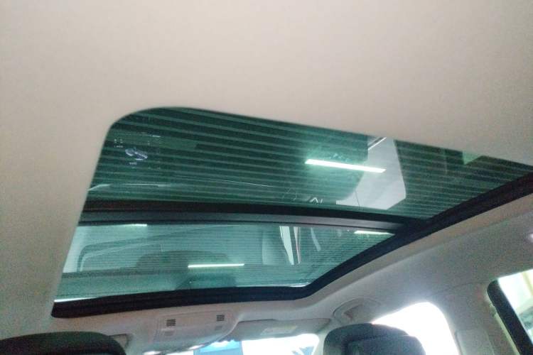 Used Volkswagen Magotan 2018 330TSI DSG Luxury Model Headliner
