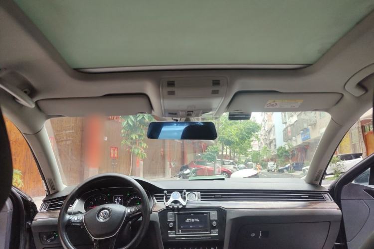 Used Volkswagen Magotan 2018 330TSI DSG Luxury Model Headliner