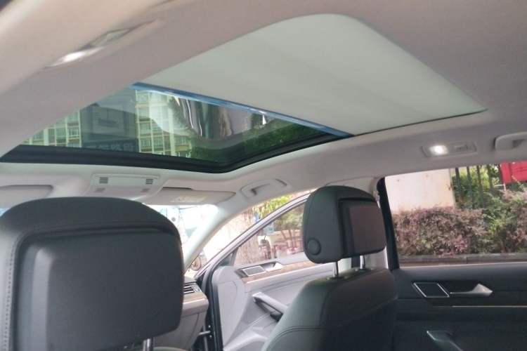 Used Volkswagen Magotan 2018 Facelift 330TSI DSG Luxury Model Headliner
