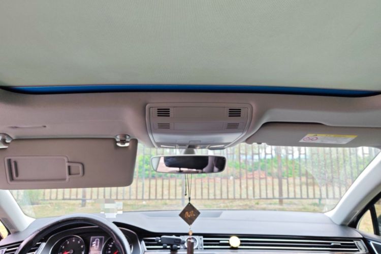 Used Volkswagen Magotan 2018 330TSI DSG Luxury Model Headliner