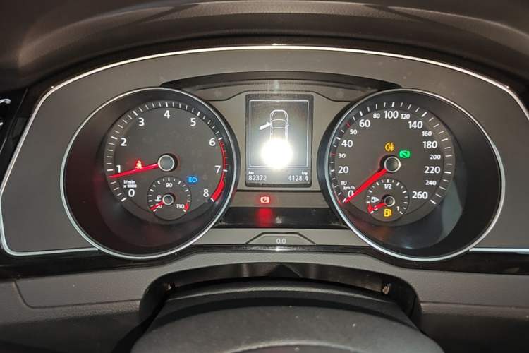 Used Volkswagen Magotan 2018 Facelift 330TSI DSG Luxury Model Instrument Cluster