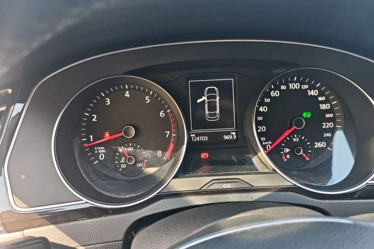 Used Volkswagen Magotan 2018 Facelift 330TSI DSG Luxury Model Instrument Cluster