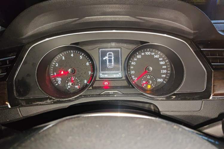 Used Volkswagen Magotan 2018 330TSI DSG Advanced Model Instrument Cluster