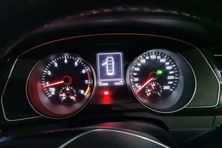 Used Volkswagen Magotan 2018 330TSI DSG Luxury Model Instrument Cluster