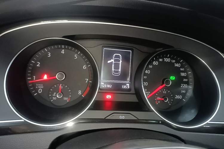 Used Volkswagen Magotan 2018 280TSI DSG Leading Model Instrument Cluster