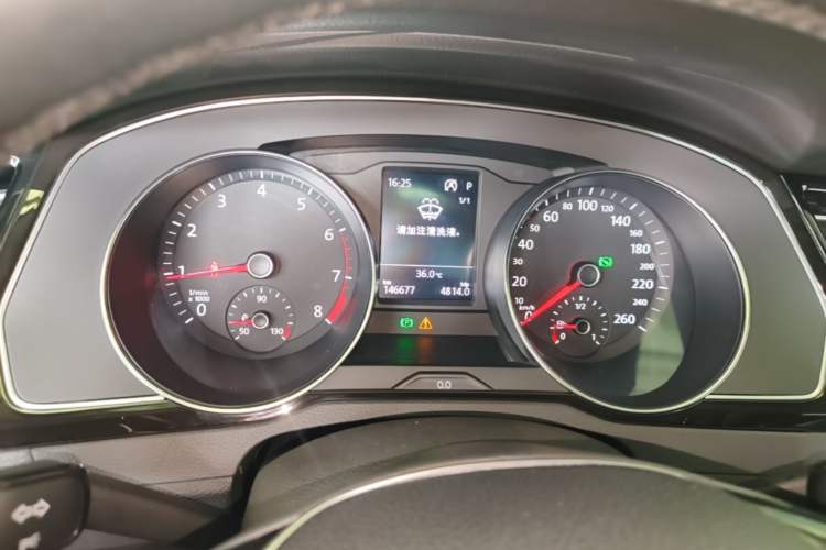 Used Volkswagen Magotan 2018 330TSI DSG Luxury Model Instrument Cluster