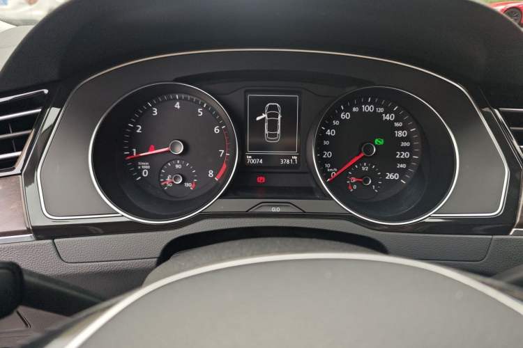 Used Volkswagen Magotan 2018 Facelift 330TSI DSG Luxury Model Instrument Cluster