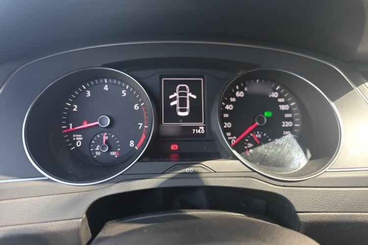 Used Volkswagen Magotan 2018 280TSI DSG Comfort Model Instrument Cluster