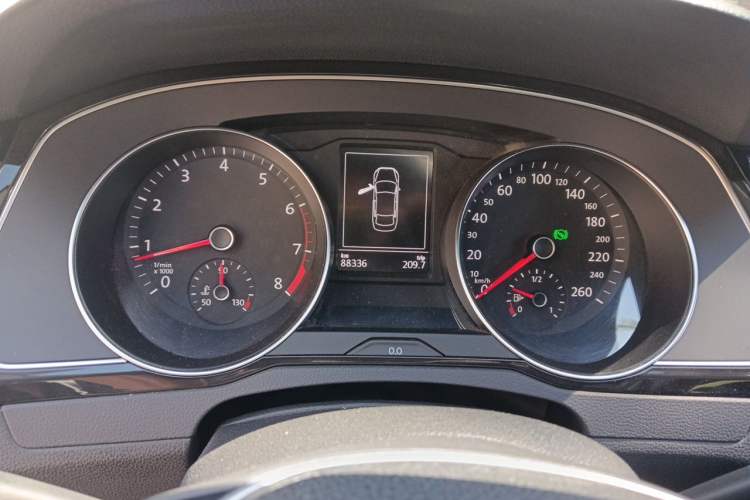 Used Volkswagen Magotan 2018 330TSI DSG Luxury Model Instrument Cluster