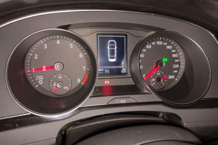 Used Volkswagen Magotan 2018 330TSI DSG Luxury Model Instrument Cluster
