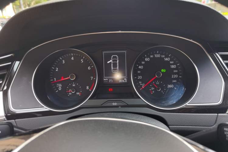 Used Volkswagen Magotan 2018 330TSI DSG Advanced Model Instrument Cluster