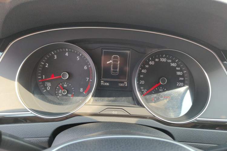Used Volkswagen Magotan 2018 330TSI DSG Luxury Model Instrument Cluster