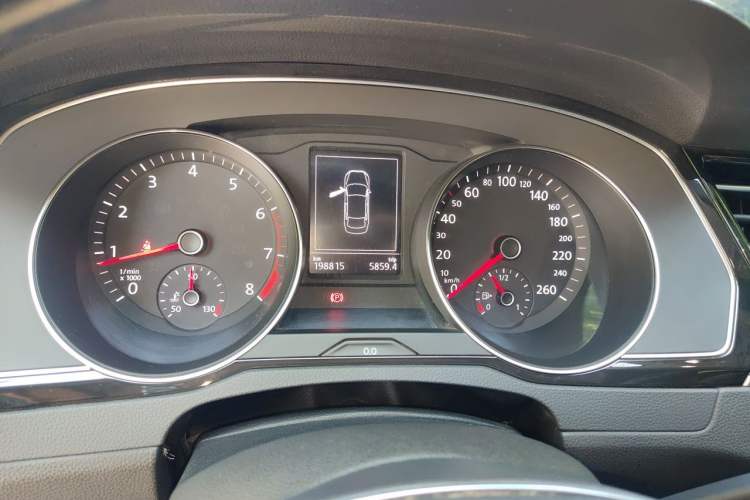 Used Volkswagen Magotan 2018 Facelift 330TSI DSG Luxury Model Instrument Cluster