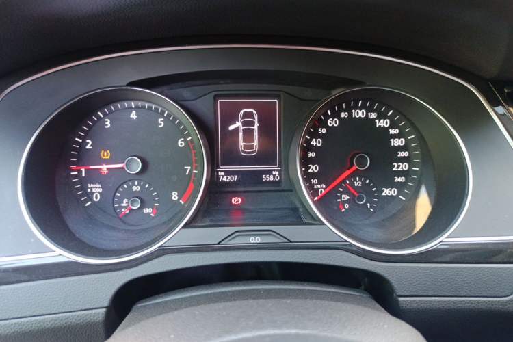 Used Volkswagen Magotan 2018 330TSI DSG Advanced Model Instrument Cluster