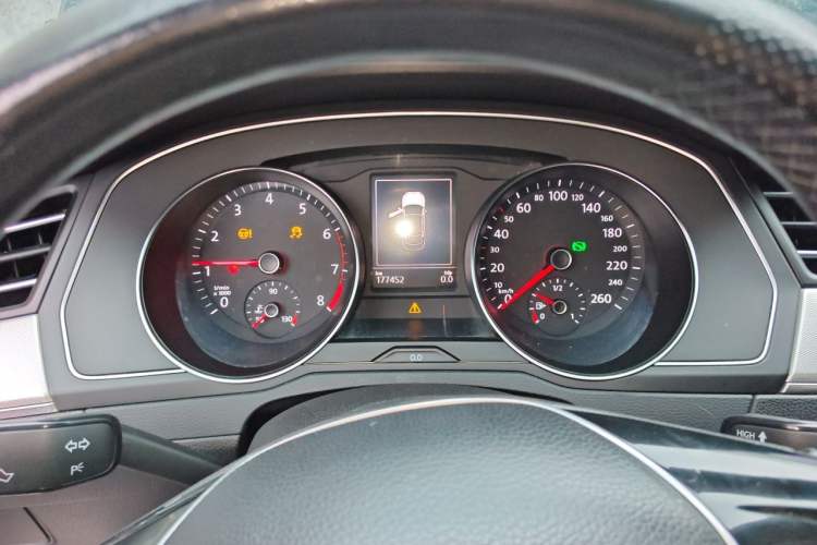 Used Volkswagen Magotan 2018 280TSI DSG Comfort Model Instrument Cluster