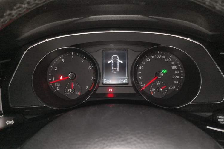 Used Volkswagen Magotan 2018 330TSI DSG Advanced Model Instrument Cluster
