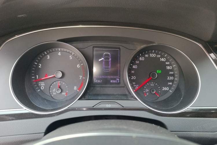 Used Volkswagen Magotan 2018 Facelift 330TSI DSG Luxury Model Instrument Cluster