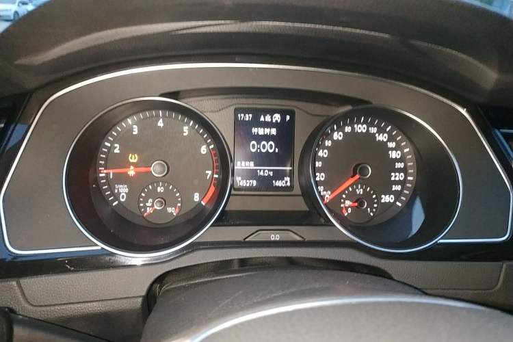 Used Volkswagen Magotan 2018 330TSI DSG Advanced Model Instrument Cluster