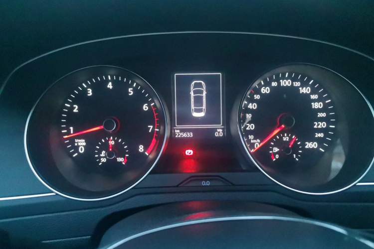 Used Volkswagen Magotan 2018 280TSI DSG Comfort Model Instrument Cluster