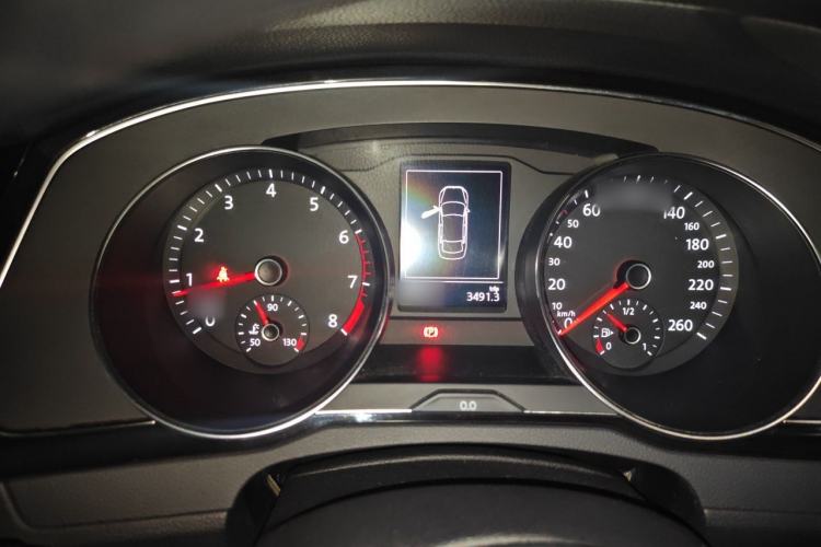 Used Volkswagen Magotan 2018 330TSI DSG Advanced Model Instrument Cluster
