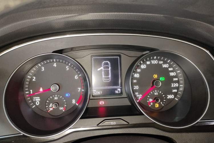Used Volkswagen Magotan 2018 Facelift 330TSI DSG Luxury Model Instrument Cluster