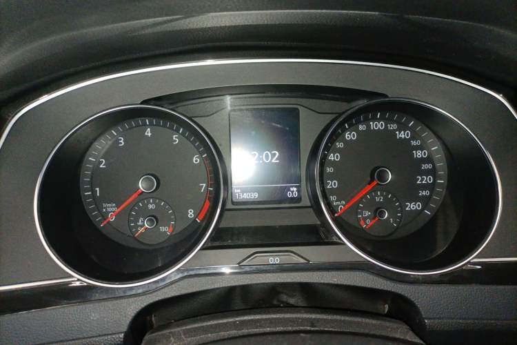 Used Volkswagen Magotan 2018 Facelift 330TSI DSG Luxury Model Instrument Cluster