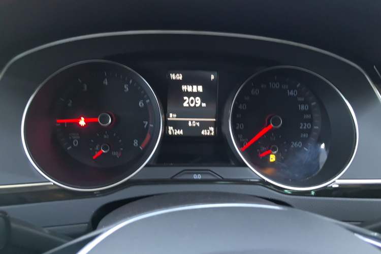 Used Volkswagen Magotan 2018 330TSI DSG Advanced Model Instrument Cluster