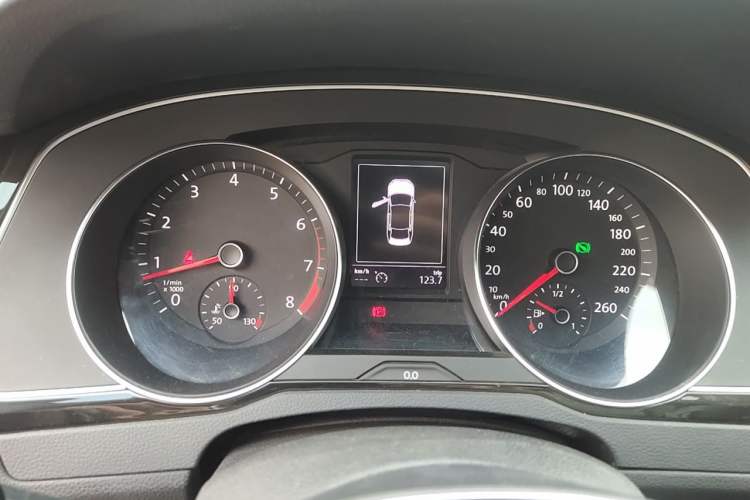 Used Volkswagen Magotan 2018 Facelift 330TSI DSG Luxury Model Instrument Cluster