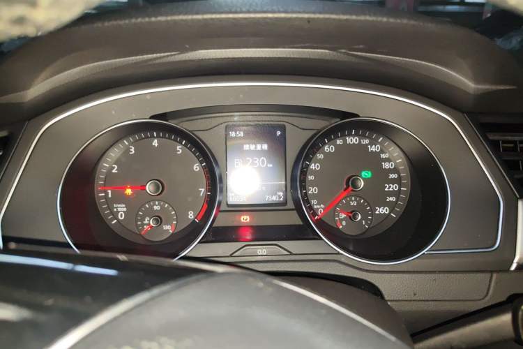 Used Volkswagen Magotan 2018 280TSI DSG Comfort Model Instrument Cluster