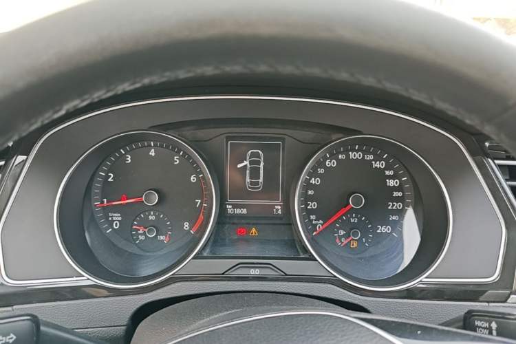 Used Volkswagen Magotan 2018 Facelift 330TSI DSG Luxury Model Instrument Cluster