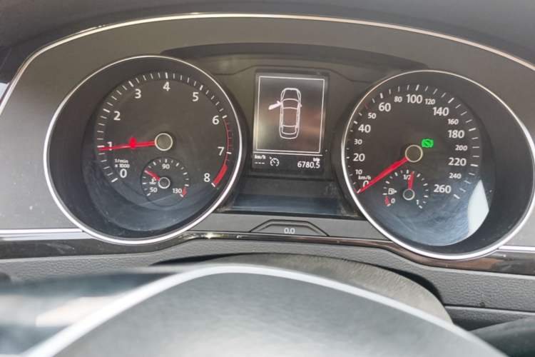 Used Volkswagen Magotan 2018 330TSI DSG Advanced Model Instrument Cluster