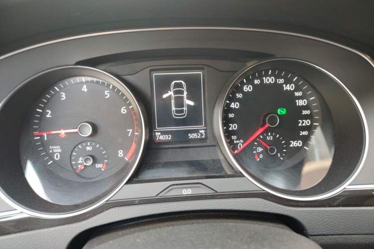 Used Volkswagen Magotan 2018 330TSI DSG Luxury Model Instrument Cluster
