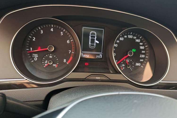 Used Volkswagen Magotan 2018 330TSI DSG Advanced Model Instrument Cluster