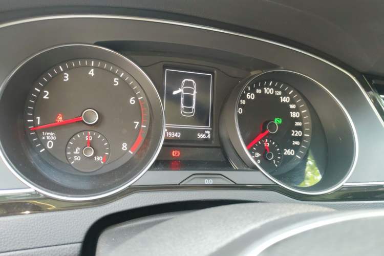 Used Volkswagen Magotan 2018 Facelift 330TSI DSG Luxury Model Instrument Cluster