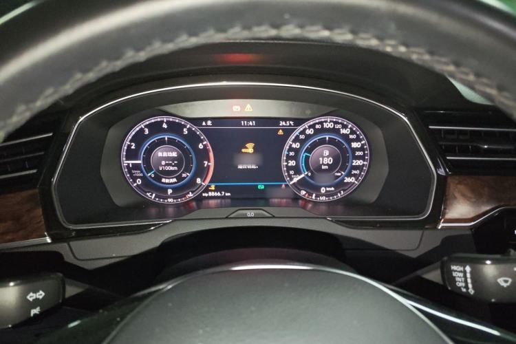 Used Volkswagen Magotan 2018 330TSI DSG Luxury Model Instrument Cluster