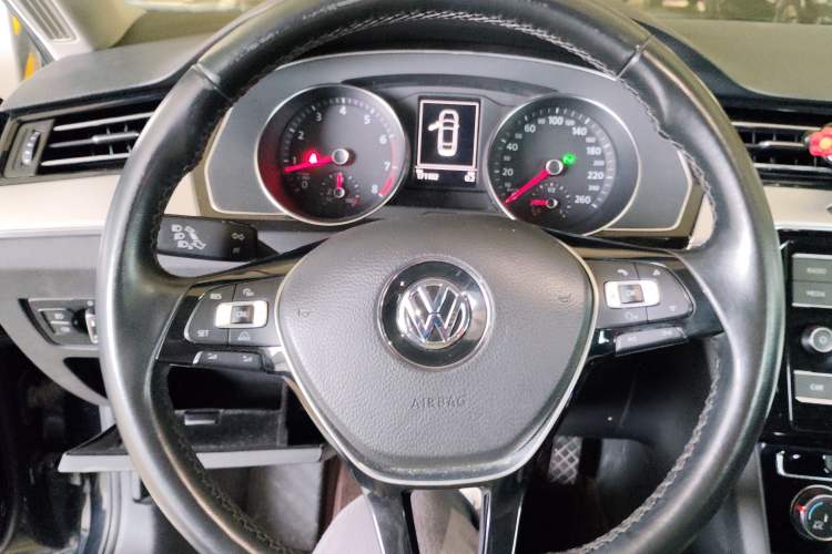 Used Volkswagen Magotan 2018 330TSI DSG Advanced Model Instrument Cluster