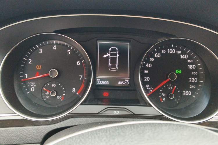 Used Volkswagen Magotan 2018 330TSI DSG Advanced Model Instrument Cluster