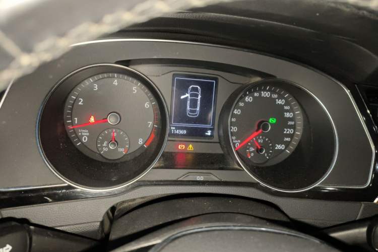 Used Volkswagen Magotan 2018 Facelift 330TSI DSG Luxury Model Instrument Cluster