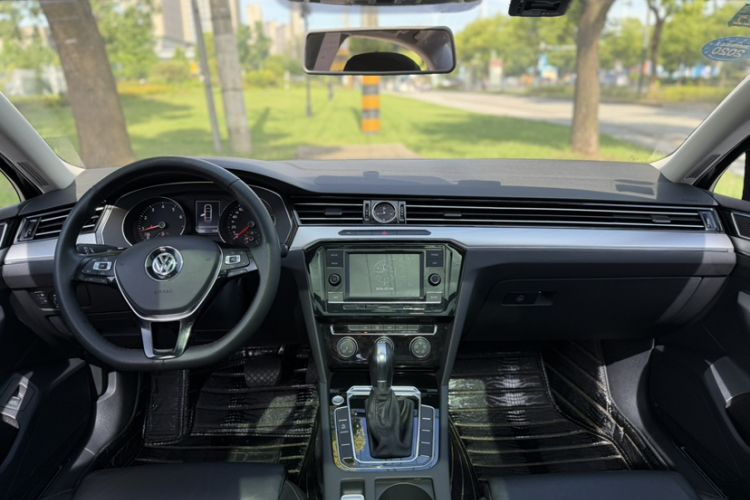Used Volkswagen Magotan 2018 330TSI DSG Advanced Model Instrument Cluster