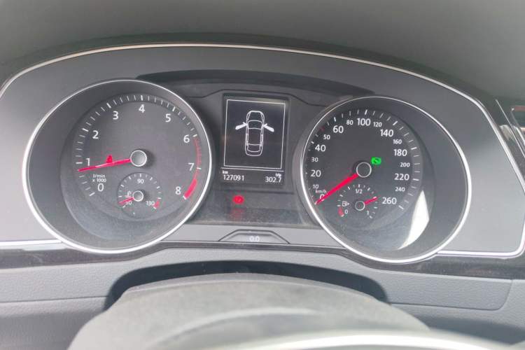 Used Volkswagen Magotan 2018 330TSI DSG Luxury Model Instrument Cluster