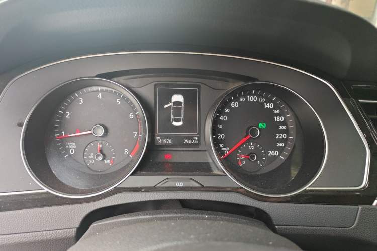 Used Volkswagen Magotan 2018 Facelift 330TSI DSG Luxury Model Instrument Cluster
