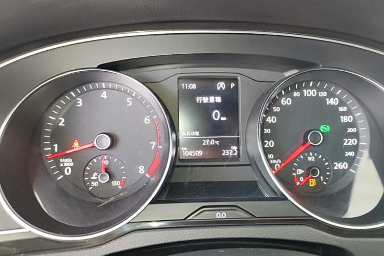 Used Volkswagen Magotan 2018 Facelift 330TSI DSG Luxury Model Instrument Cluster