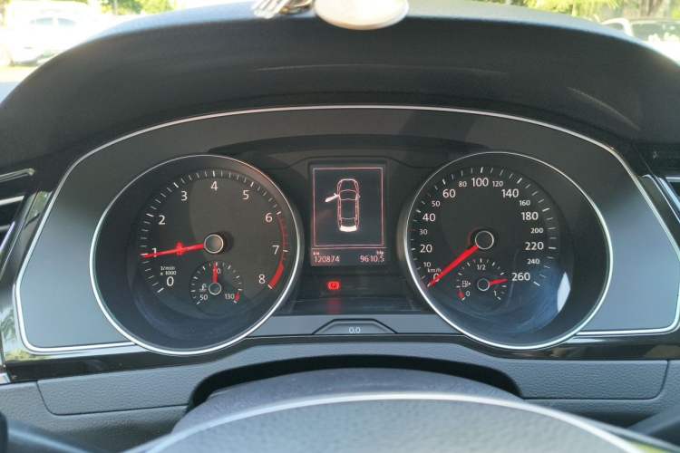 Used Volkswagen Magotan 2018 330TSI DSG Luxury Model Instrument Cluster